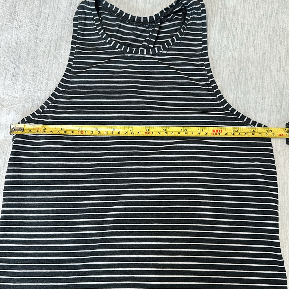Lululemon Tank - Picture 5 of 5